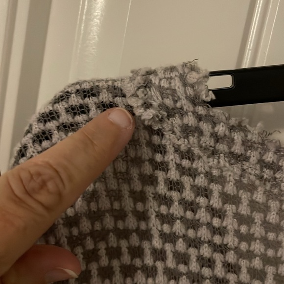 Umgee Tops Women Small Gray & Ivory Soft Boxy Hi Low Shirt Loose Waffle V Neck - Picture 7 of 9